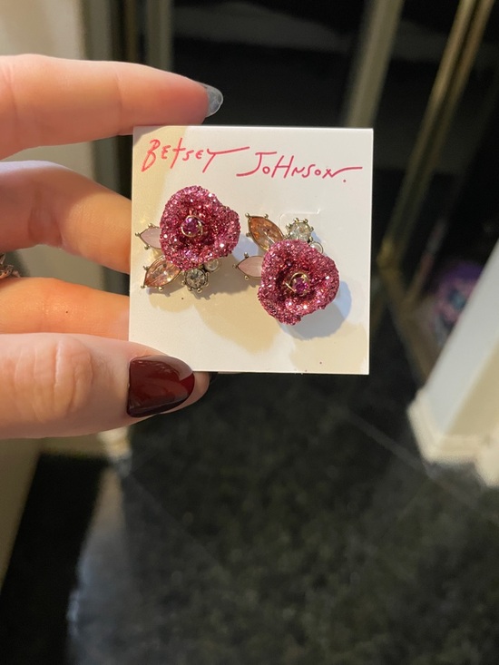Betsey Johnson Jewelry - Betsey Johnson Mismatched Rose Earrings